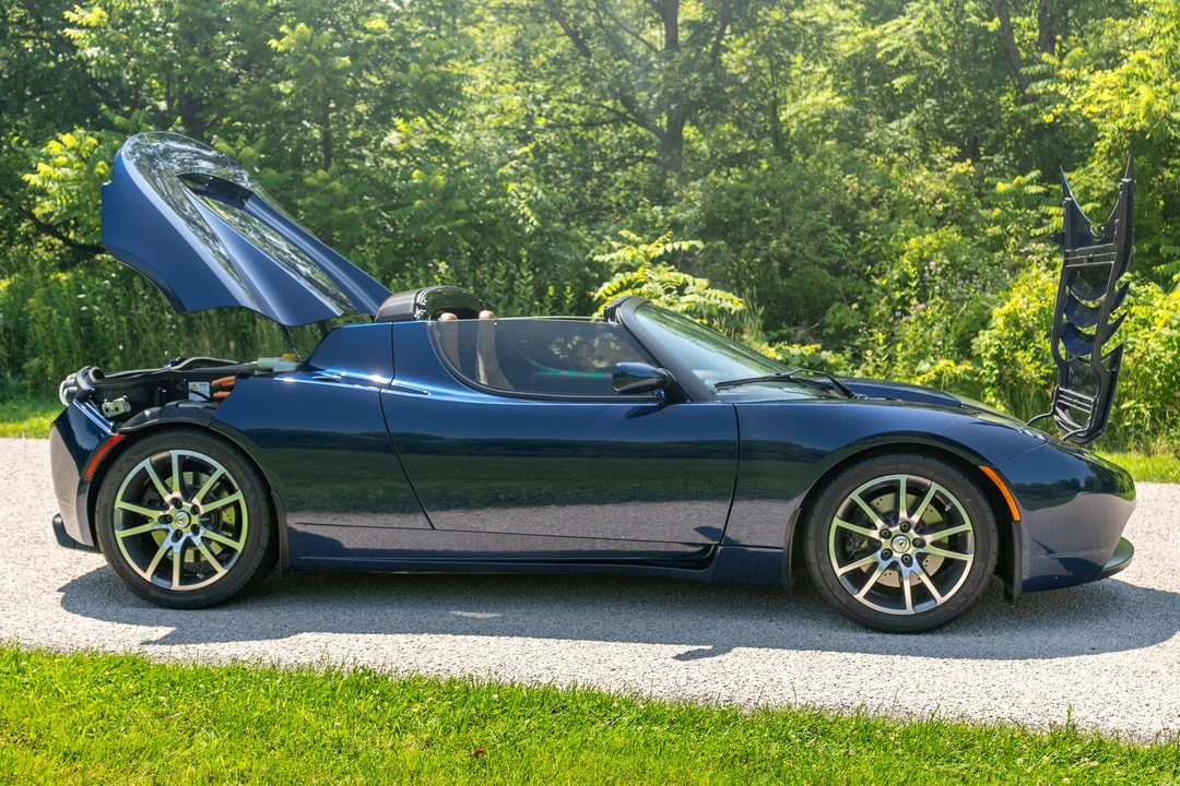 2010 Tesla Roadster - Image 27 of 31