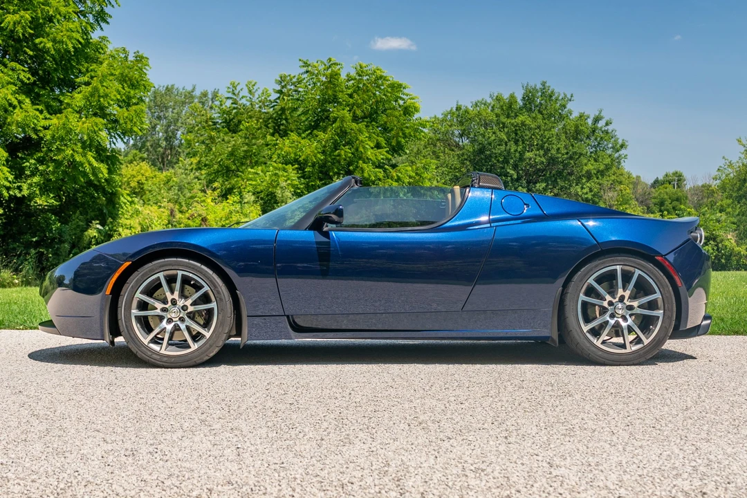 2010 Tesla Roadster - Image 9 of 31