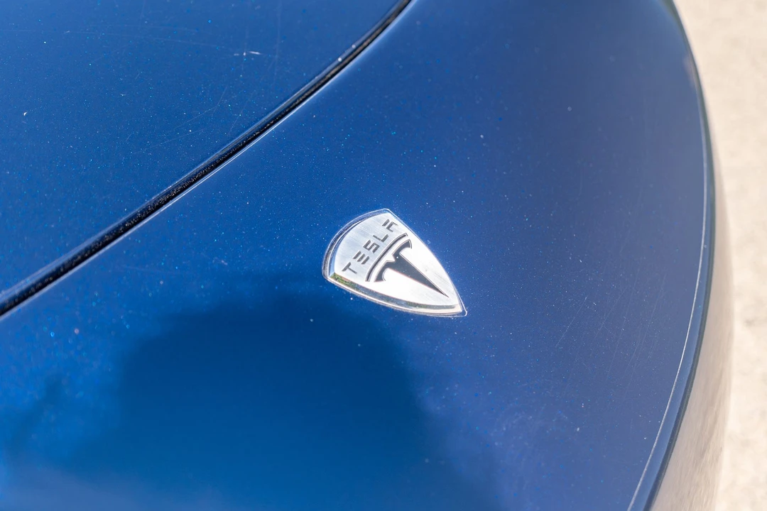 2010 Tesla Roadster - Image 18 of 31