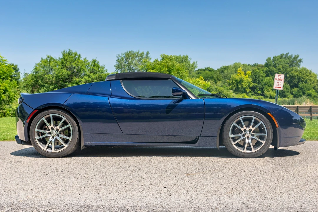 2010 Tesla Roadster - Image 4 of 31