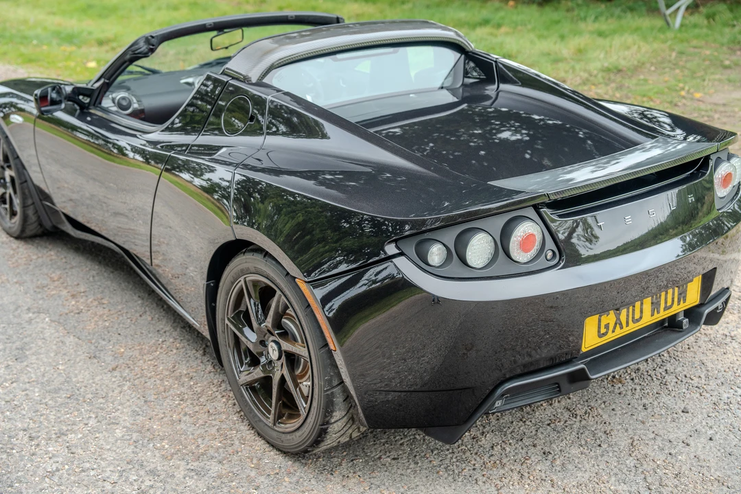 2010 Tesla Roadster - Image 14 of 31