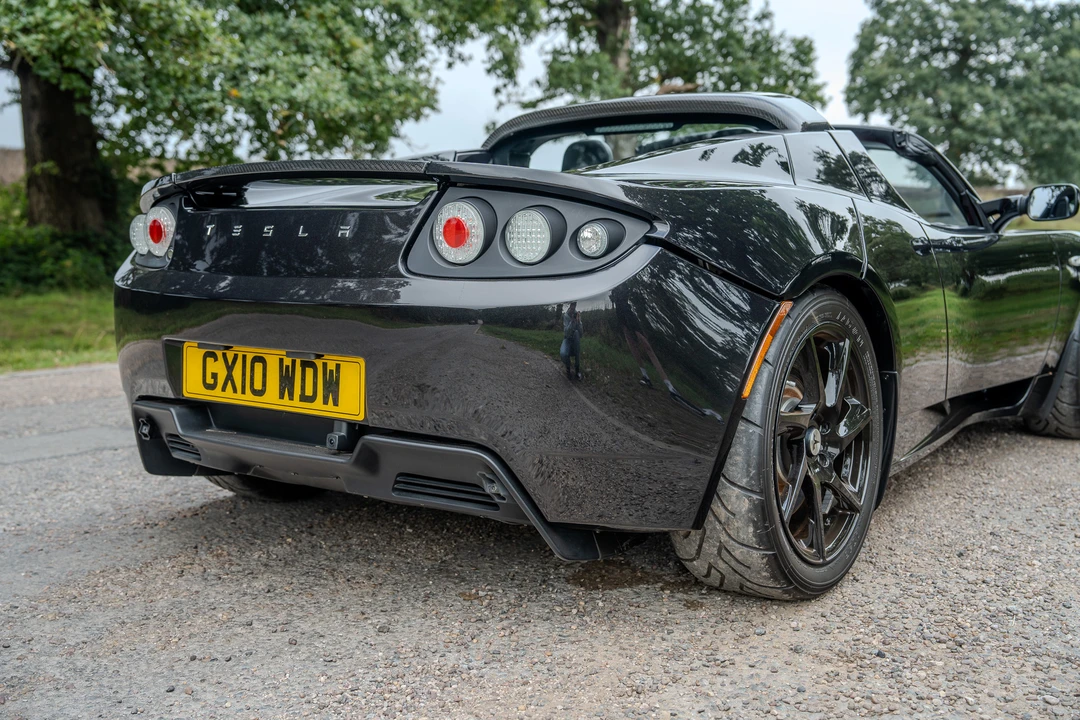 2010 Tesla Roadster - Image 17 of 31