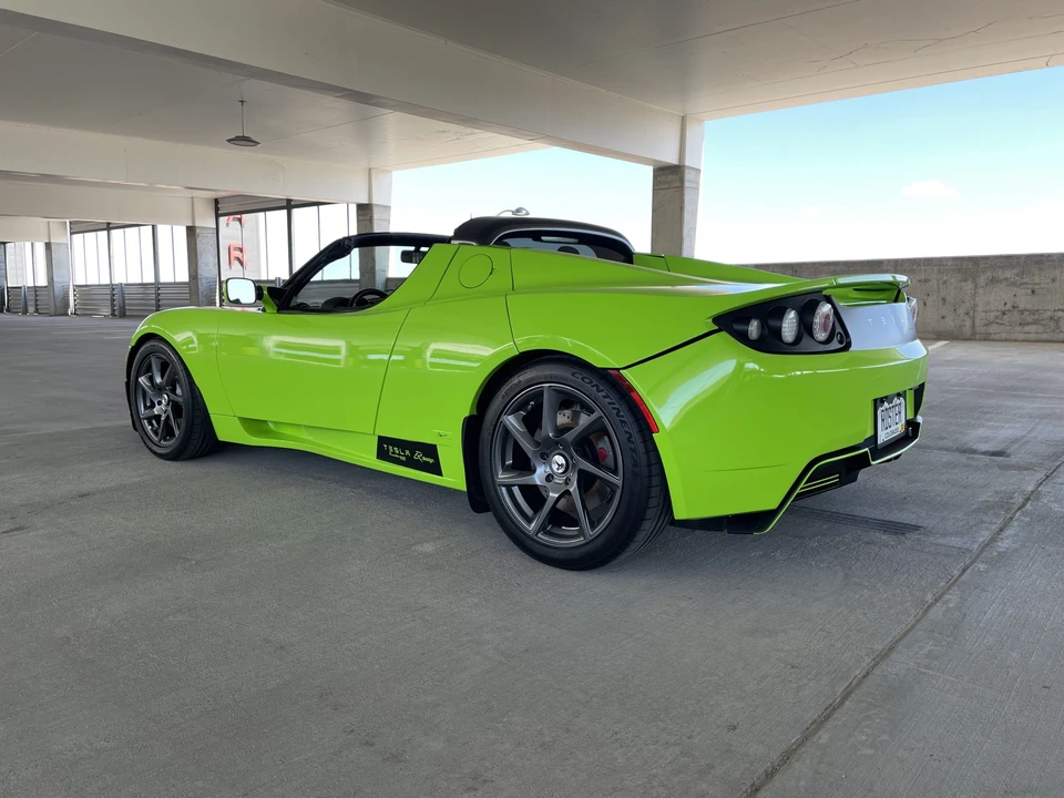 2010 Tesla Roadster - Image 16 of 31