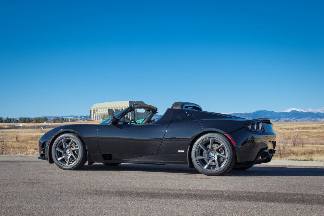 2010 Tesla Roadster - Image 10 of 31