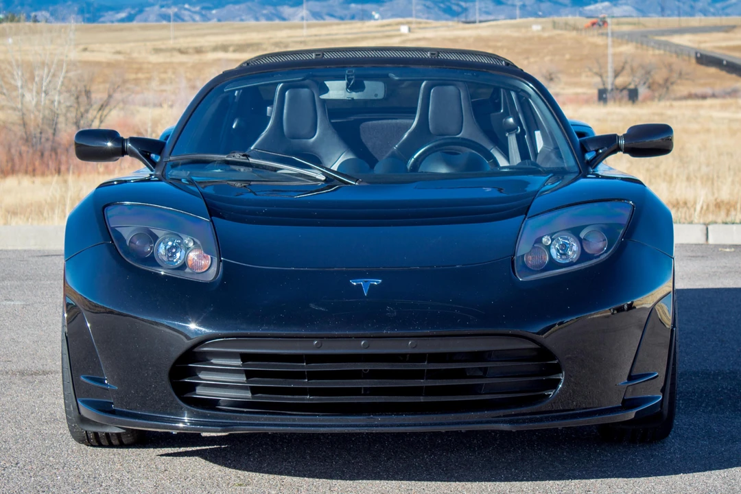2010 Tesla Roadster - Image 2 of 31