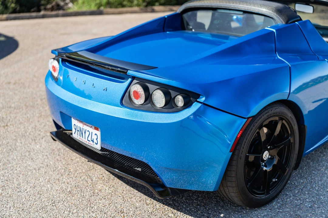 2010 Tesla Roadster - Image 23 of 31
