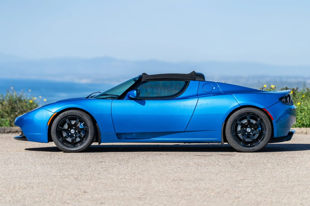 2010 Tesla Roadster - Image 10 of 31