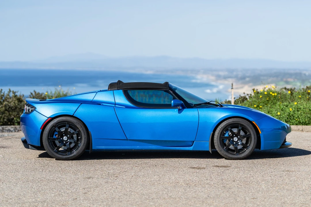 2010 Tesla Roadster - Image 14 of 31