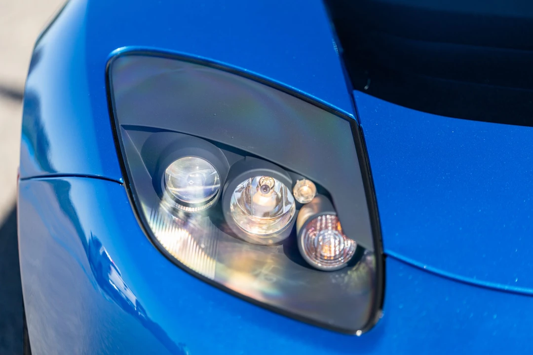 2010 Tesla Roadster - Image 17 of 31