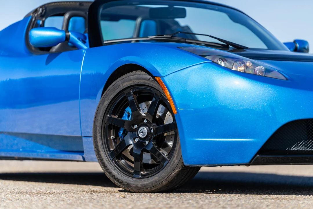 2010 Tesla Roadster - Image 22 of 31