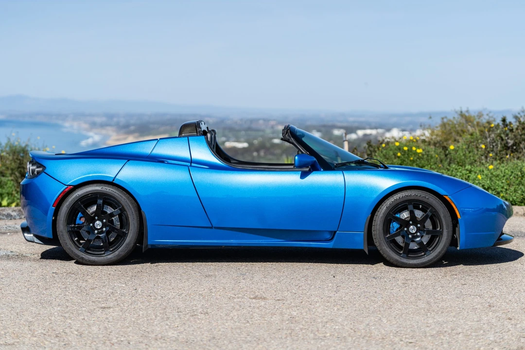 2010 Tesla Roadster - Image 7 of 31