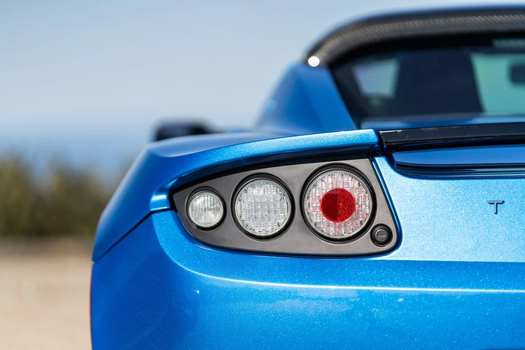 2010 Tesla Roadster - Image 19 of 31