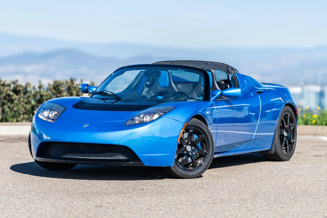 2010 Tesla Roadster - Image 2 of 31
