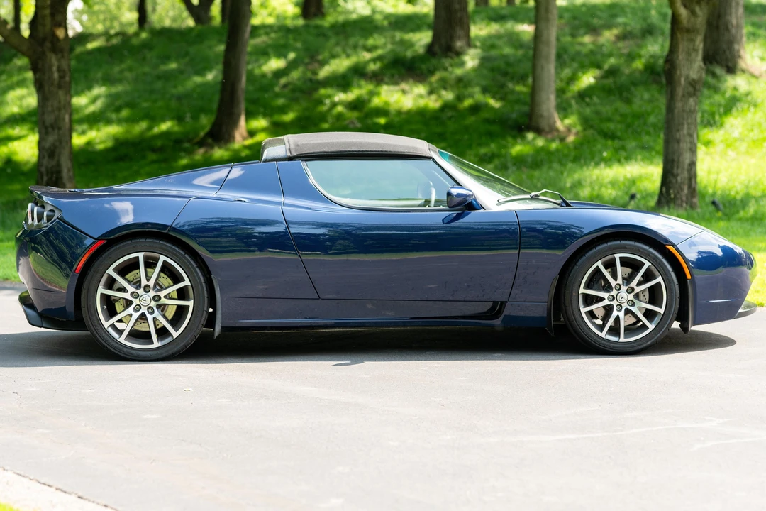 2010 Tesla Roadster - Image 16 of 31