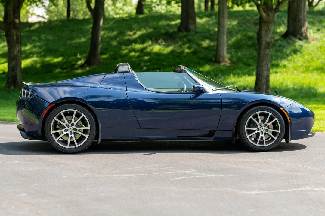 2010 Tesla Roadster - Image 11 of 31