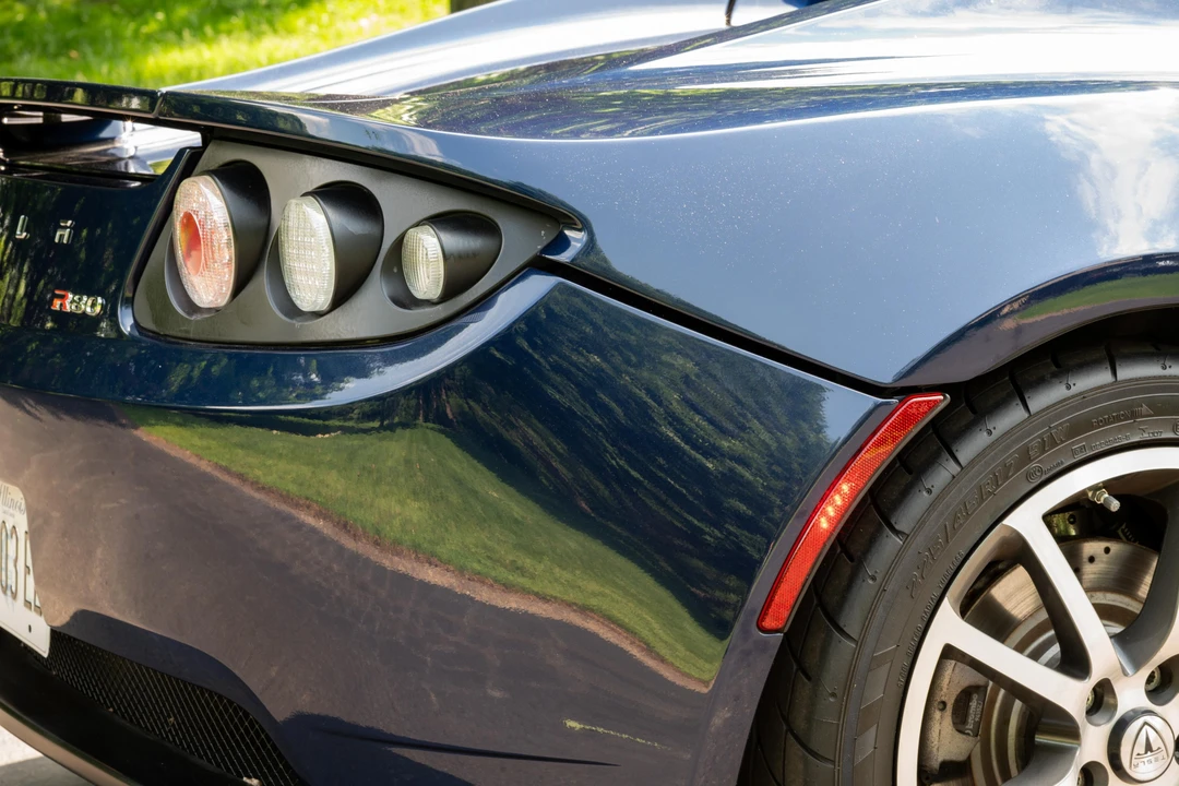 2010 Tesla Roadster - Image 31 of 31