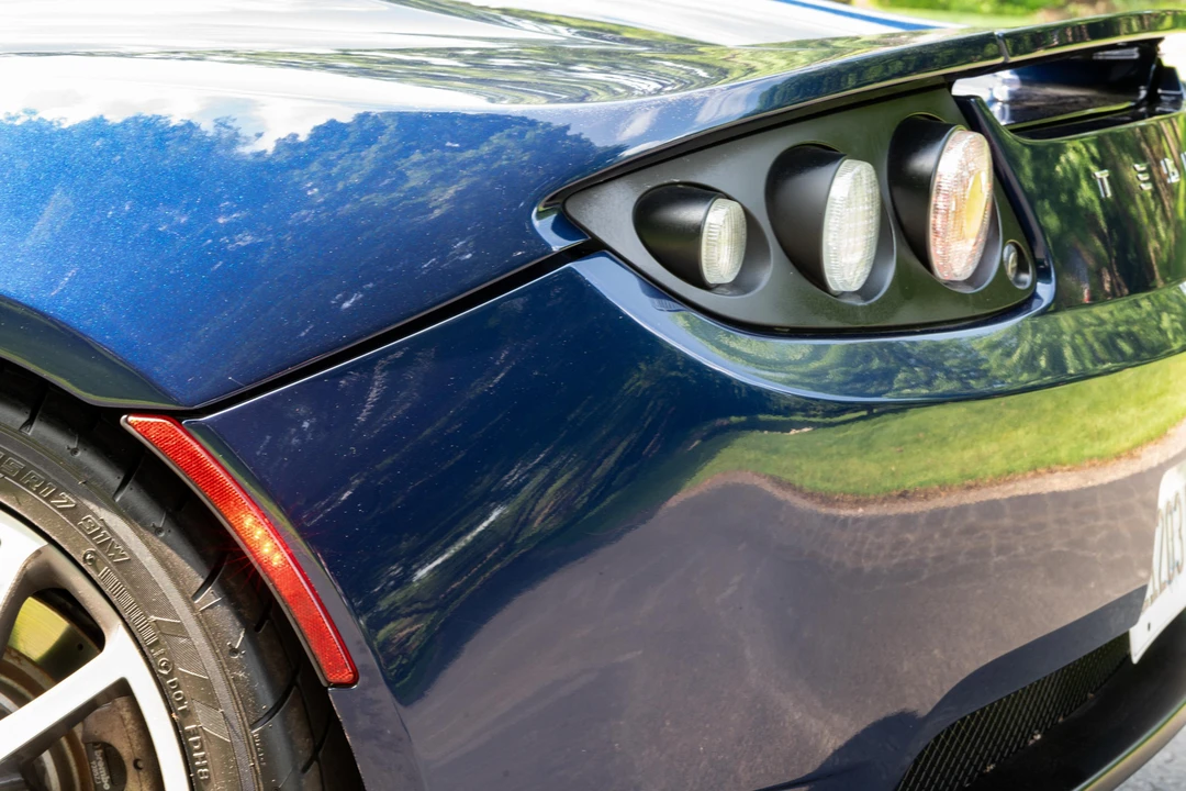 2010 Tesla Roadster - Image 26 of 31