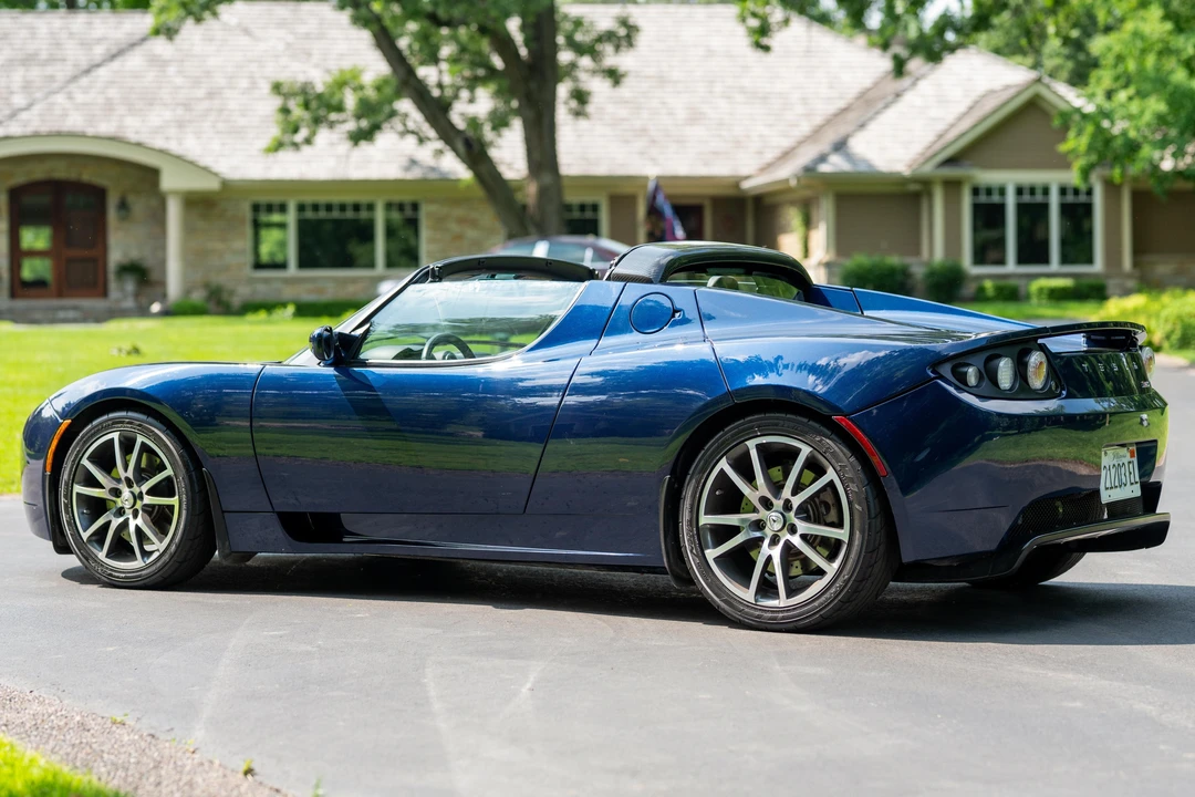 2010 Tesla Roadster - Image 9 of 31