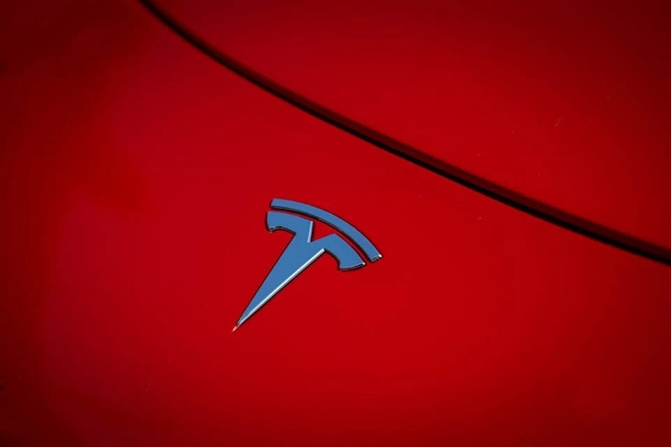 2010 Tesla Roadster - Image 5 of 20
