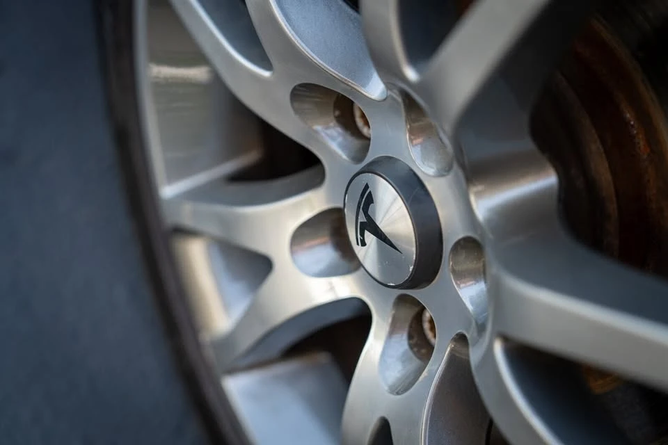 2010 Tesla Roadster - Image 13 of 20