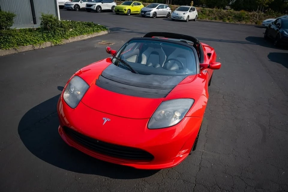 2010 Tesla Roadster - Image 4 of 20