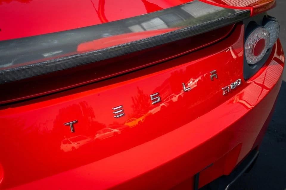 2010 Tesla Roadster - Image 15 of 20