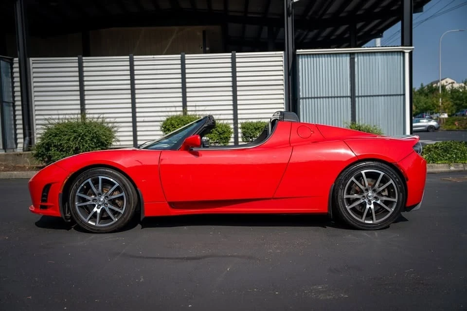 2010 Tesla Roadster - Image 7 of 20