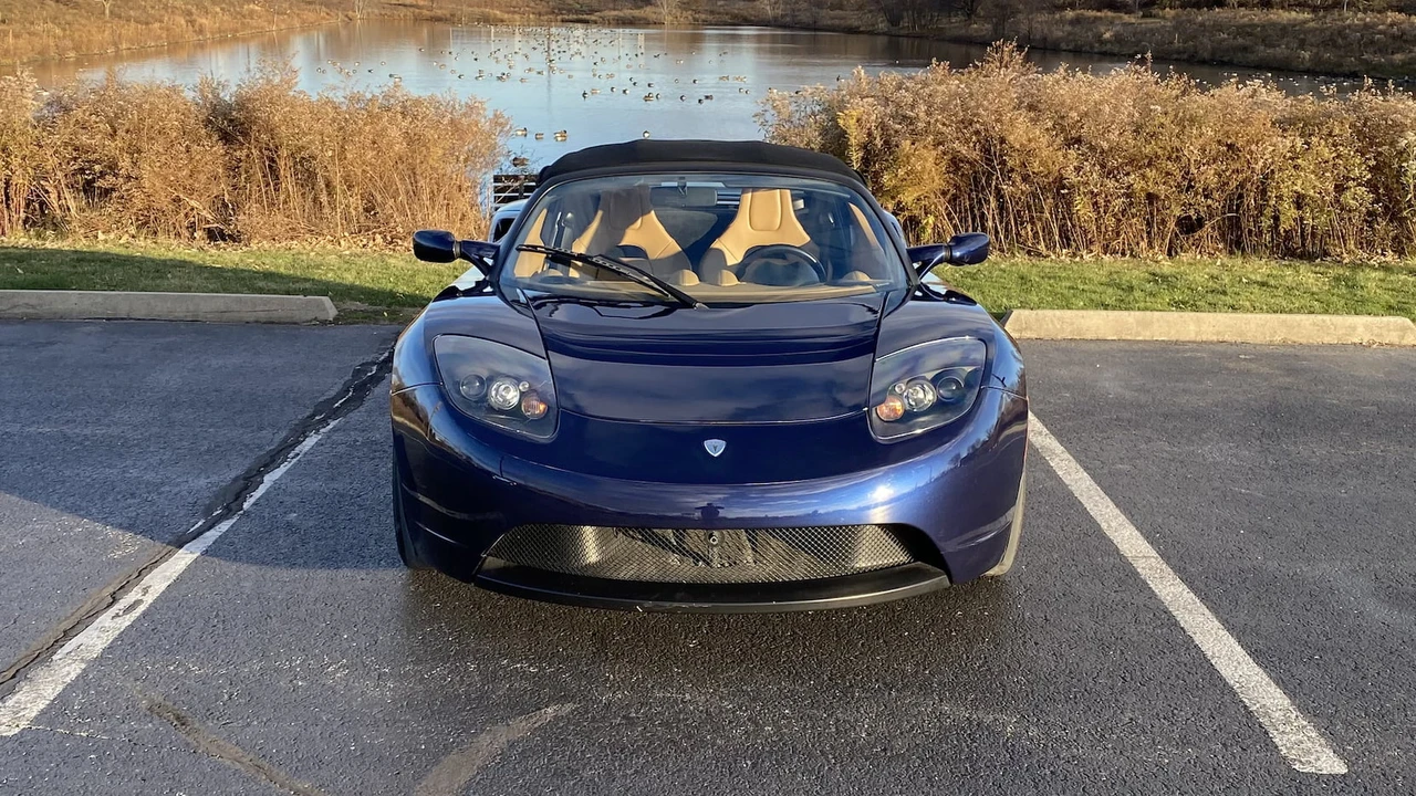 2010 Tesla Roadster - Image 14 of 17