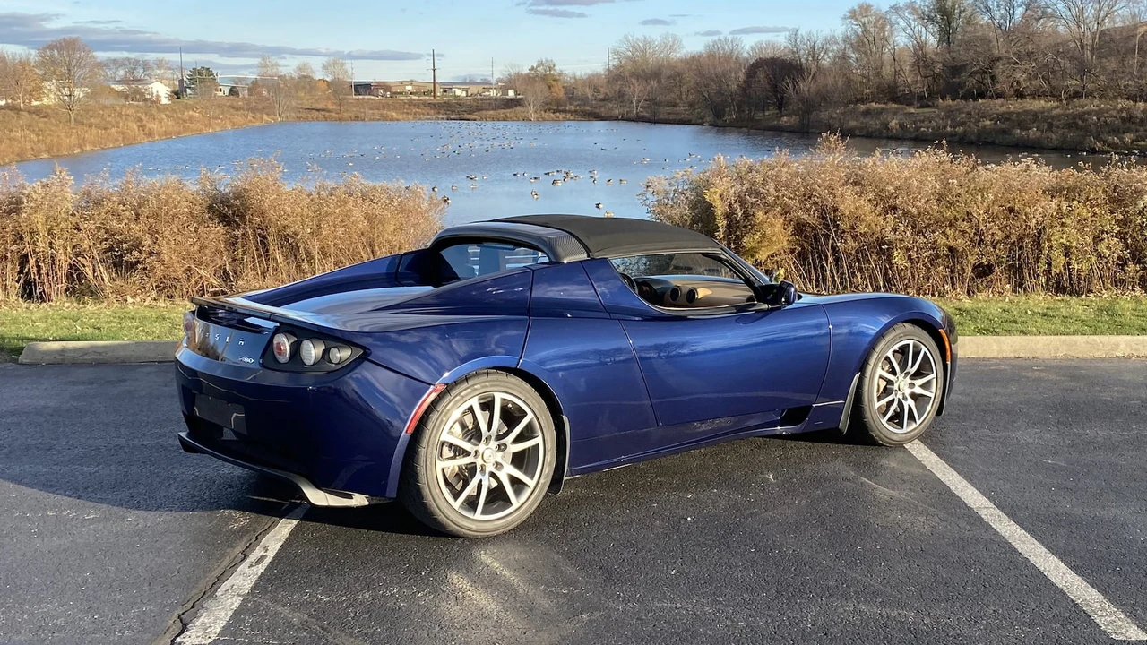 2010 Tesla Roadster - Image 15 of 17