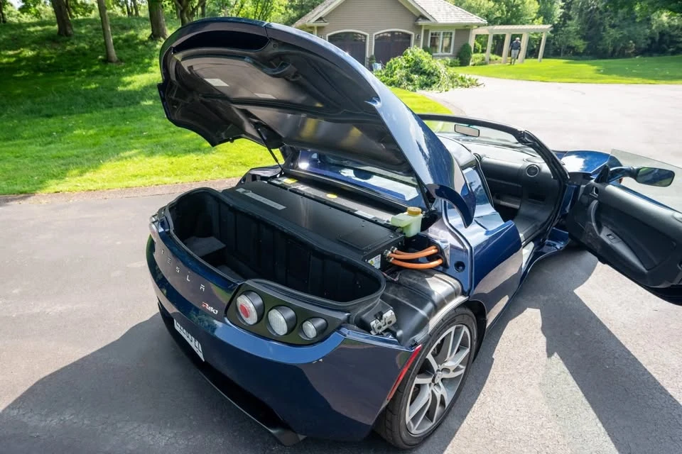 2010 Tesla Roadster - Image 6 of 13