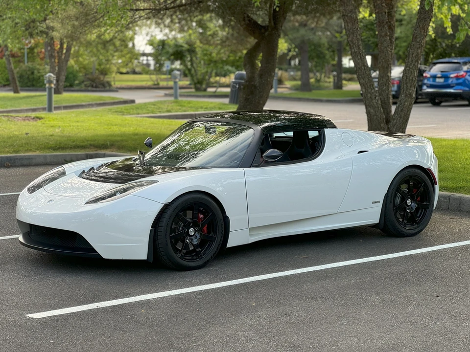 2010 Tesla Roadster - Image 28 of 31