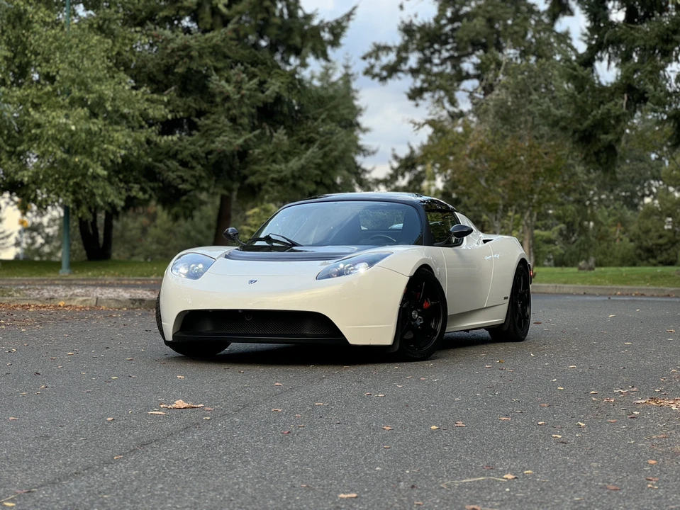 2010 Tesla Roadster - Image 29 of 31