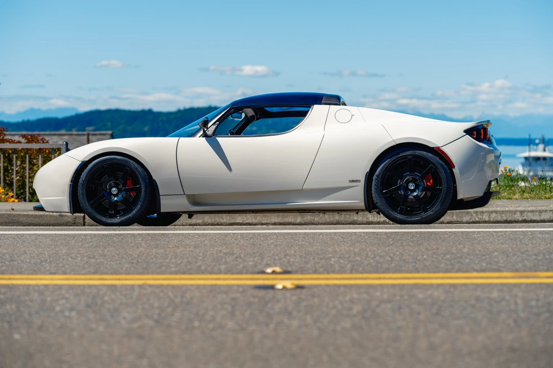 2010 Tesla Roadster - Image 23 of 31