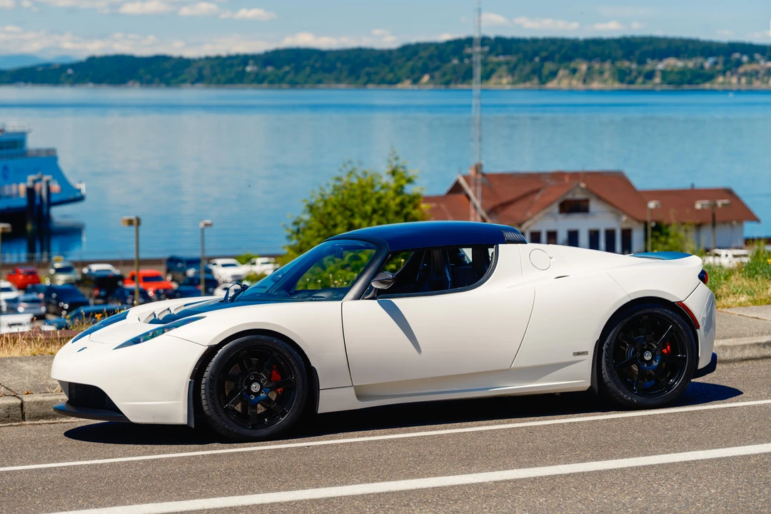 2010 Tesla Roadster - Image 2 of 31