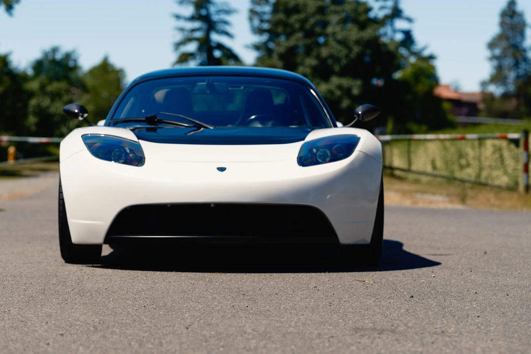 2010 Tesla Roadster - Image 7 of 31
