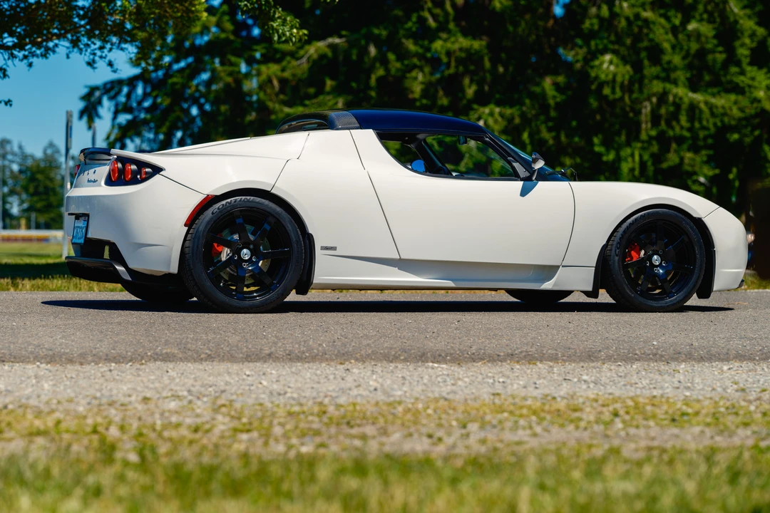 2010 Tesla Roadster - Image 19 of 31