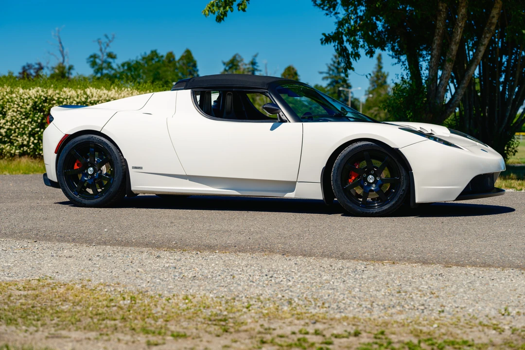 2010 Tesla Roadster - Image 16 of 31