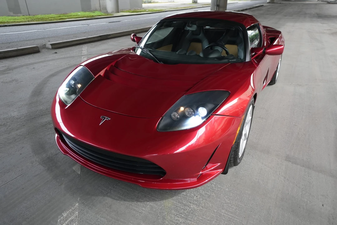 2010 Tesla Roadster - Image 2 of 31