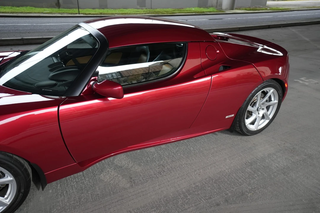 2010 Tesla Roadster - Image 13 of 31