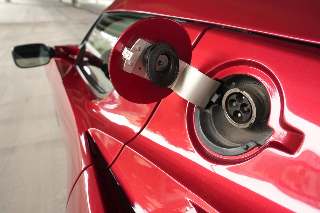 2010 Tesla Roadster - Image 26 of 31