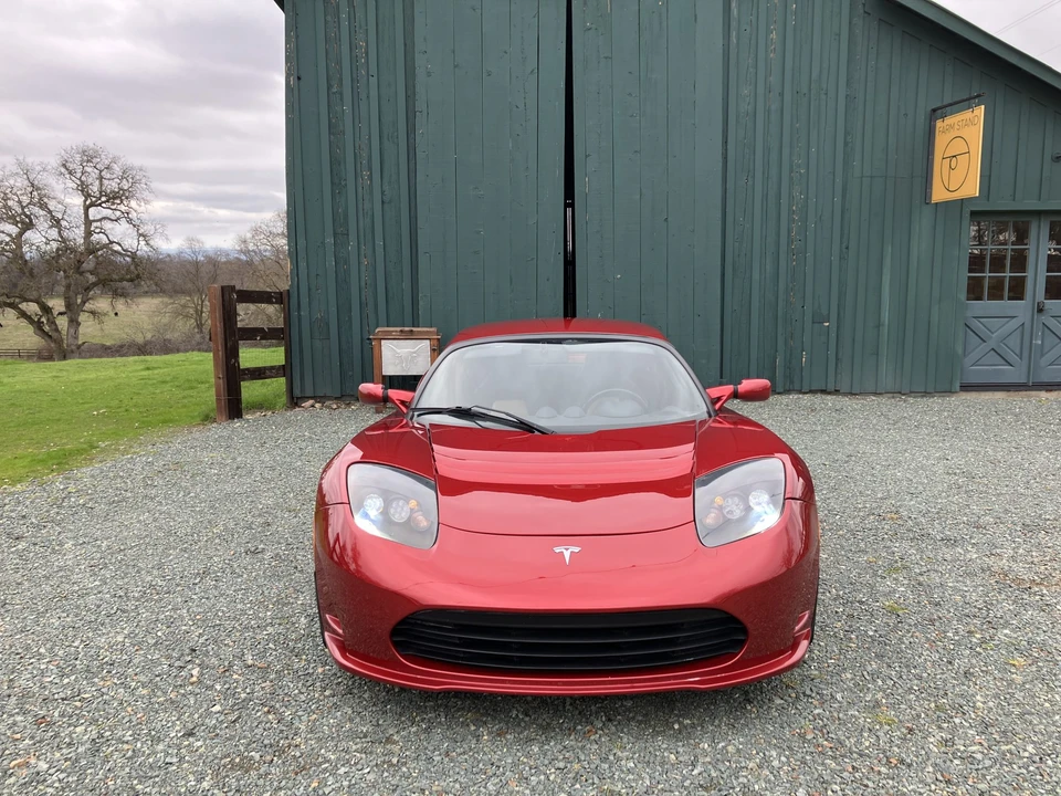 2010 Tesla Roadster - Image 13 of 31