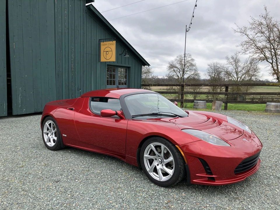 2010 Tesla Roadster - Image 11 of 31