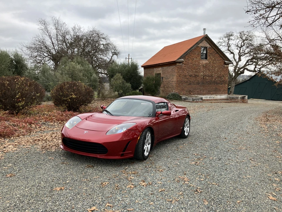 2010 Tesla Roadster - Image 3 of 31