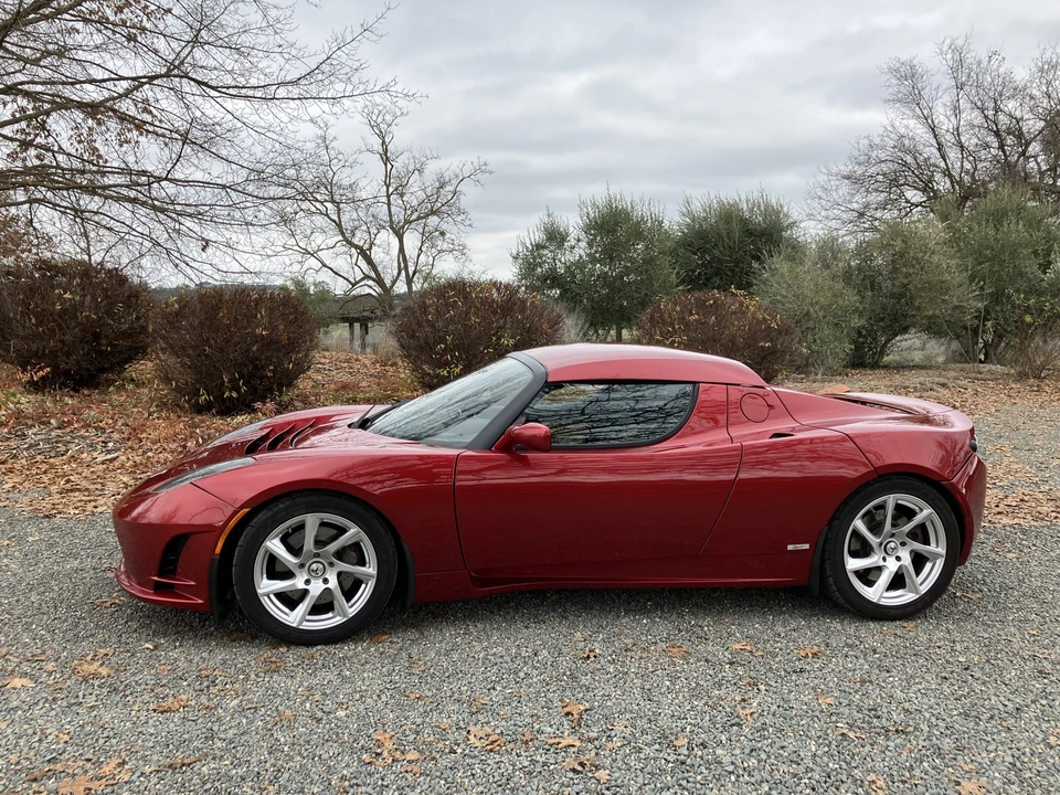 2010 Tesla Roadster - Image 5 of 31