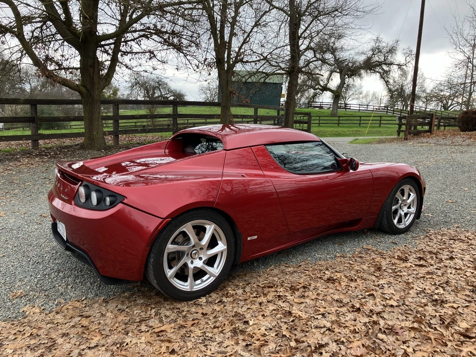 2010 Tesla Roadster - Image 8 of 31