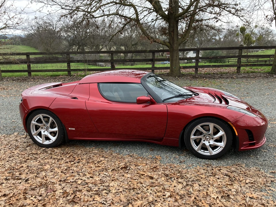 2010 Tesla Roadster - Image 9 of 31