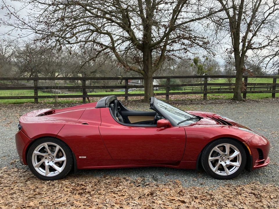 2010 Tesla Roadster - Image 25 of 31