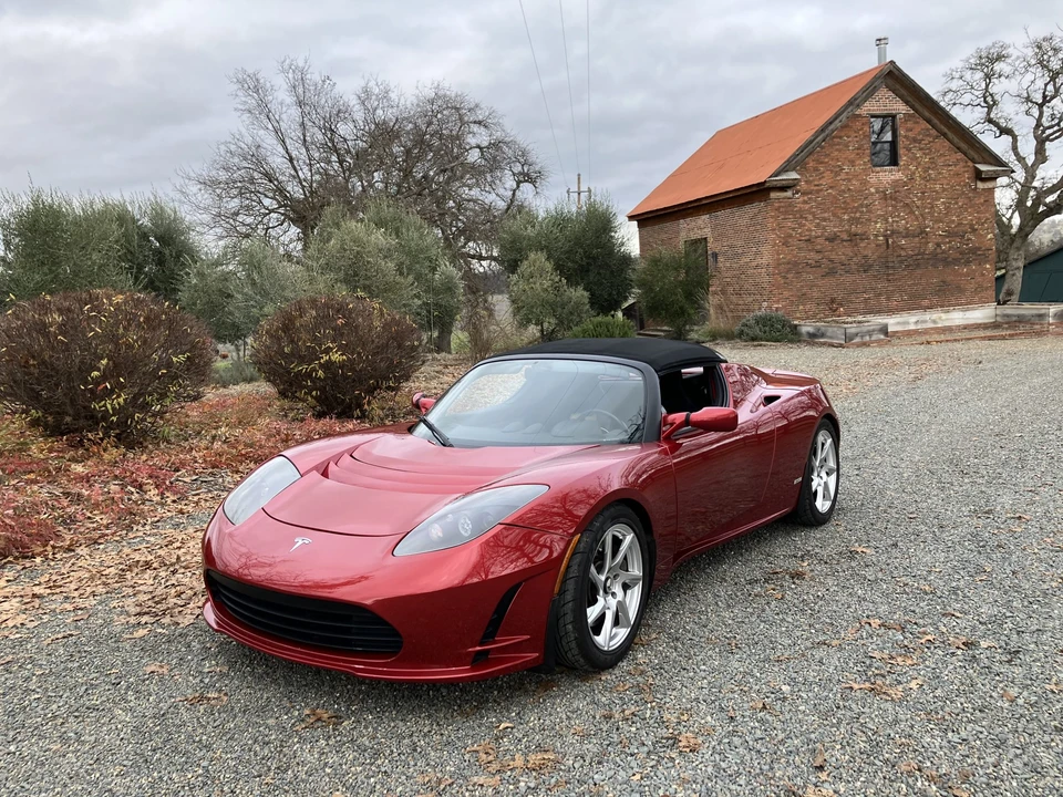 2010 Tesla Roadster - Image 15 of 31