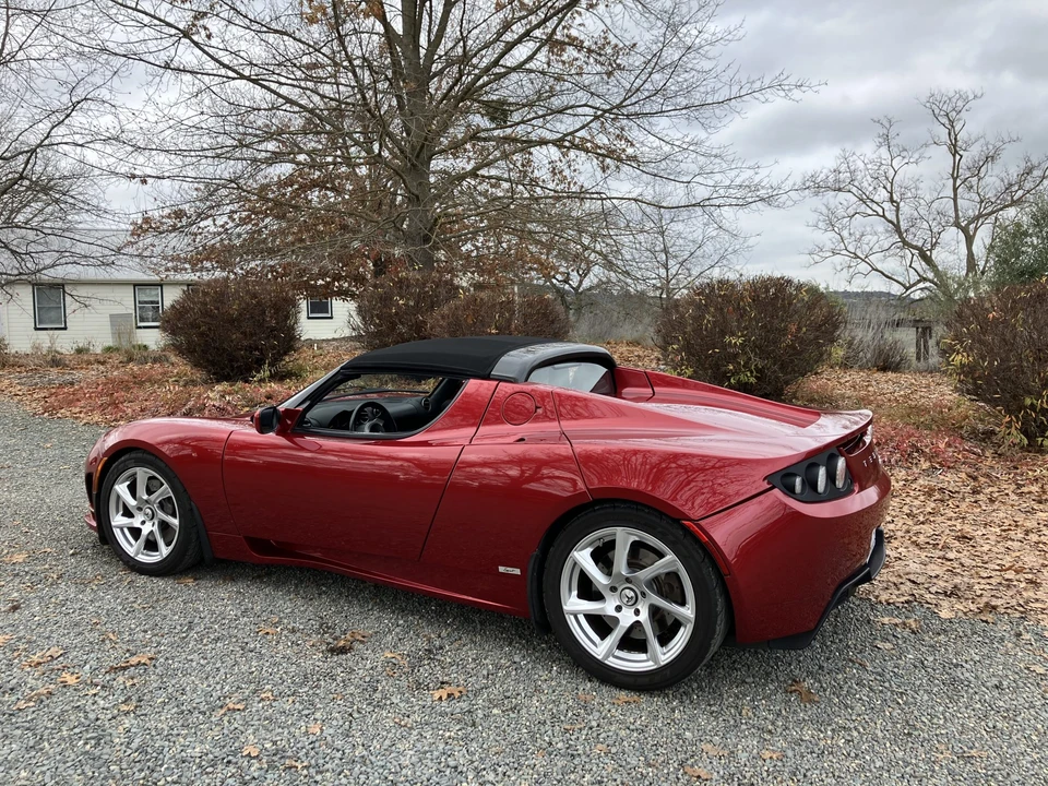 2010 Tesla Roadster - Image 17 of 31