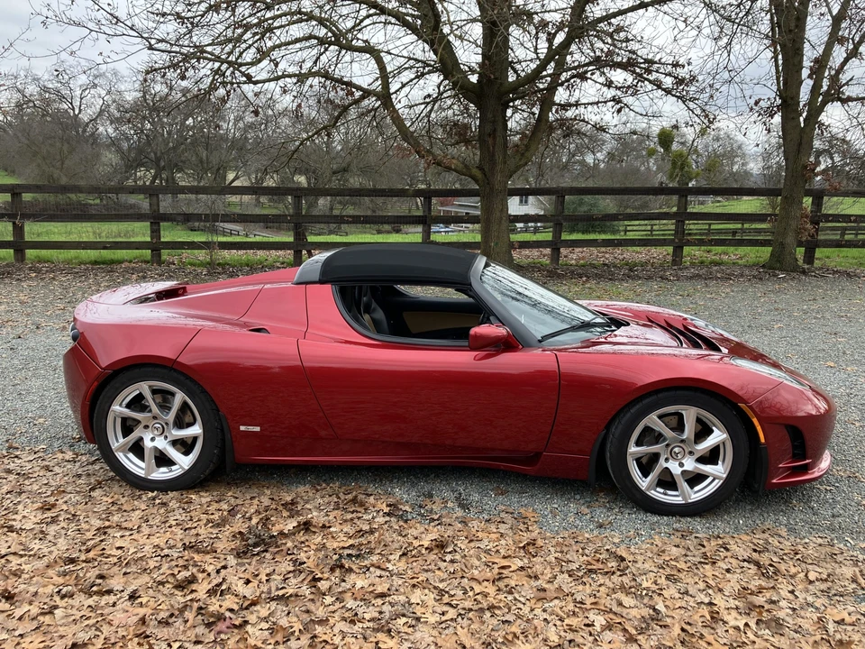 2010 Tesla Roadster - Image 19 of 31